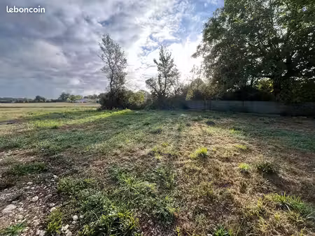 terrain 760 m² roches premarie andille