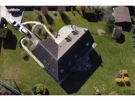 maison 8 pièces 202 m²