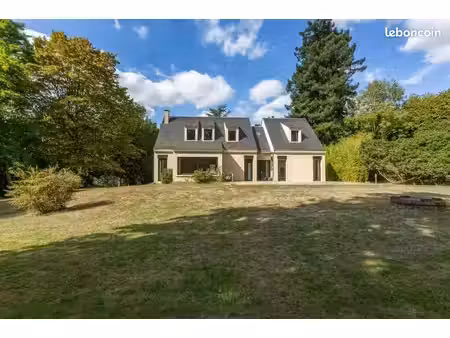 maison 5 pièces 214 m²