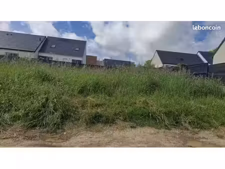 terrain à bâtir de 374 m² à breilly (80)