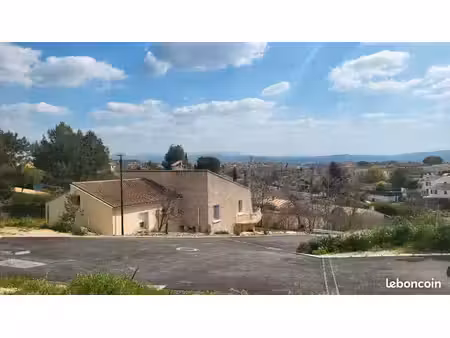 terrain 235 m² pertuis
