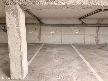 parking/box 1 pièce 15 m²