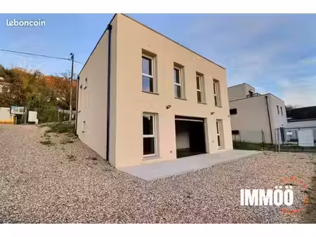 maison 7 pièces 248 m²