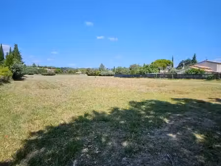 terrain 307 m² pertuis