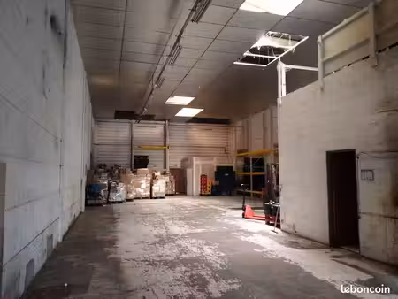 entrepôt 370m2 roissy en brie