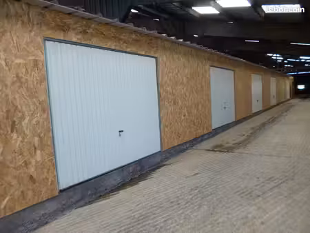 box de 13 m2