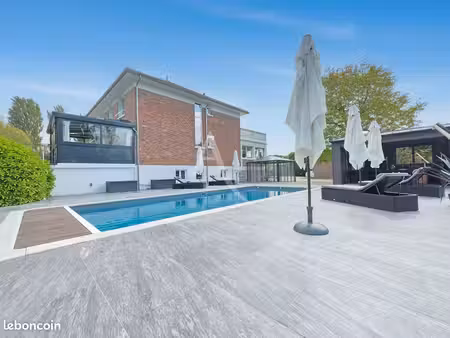 propriété 8 pièces 295 m²