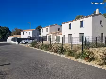 terrain 722 m² cadenet