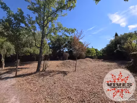 terrain 828 m² carpentras