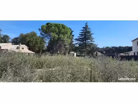 terrain à bâtir de 723 m² à cheval-blanc (84)