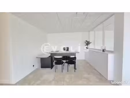 bureaux 83 m²