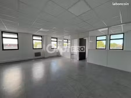 bureau 60 m²
