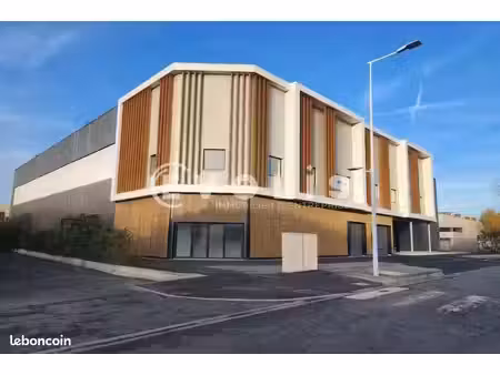 local industriel 3 269 m²
