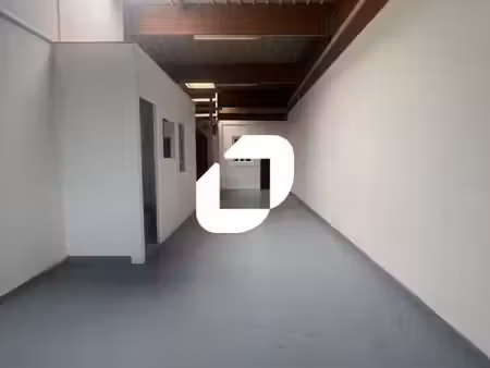 local d'activité 120 m²