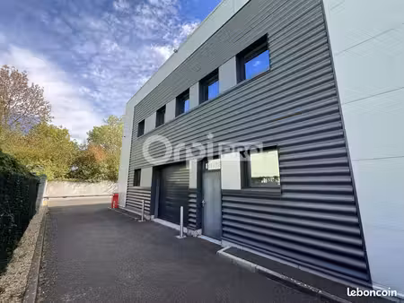 local d'activité 180 m²