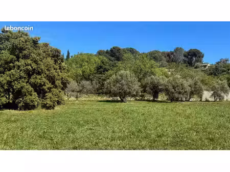 terrain à bâtir de 780 m² à lagnes (84)