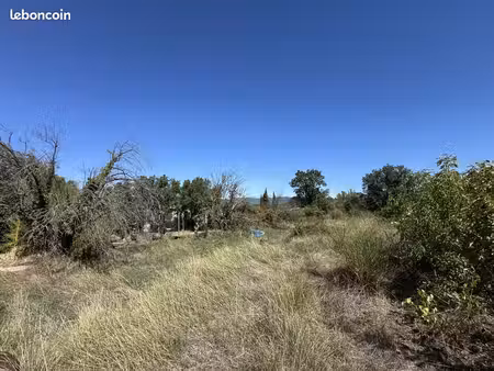 terrain à bâtir de 1656 m² à vaison-la-romaine (84)