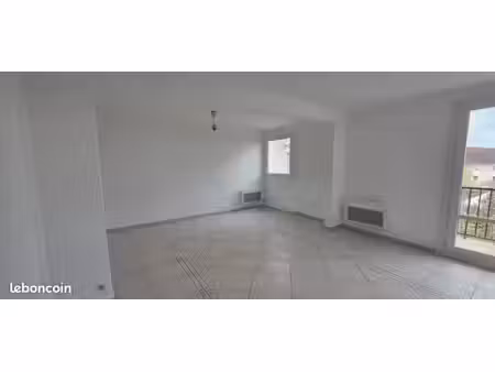 appartement f3 - 78m² - double séjour- 2 balcons - box