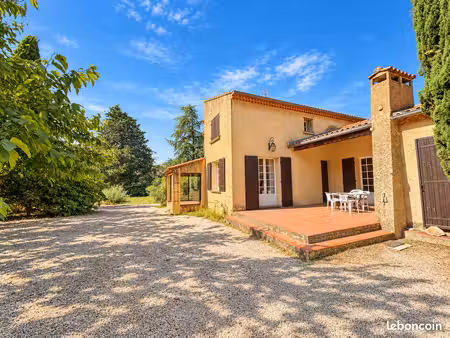 maison t5 sur une parcelle de 1950m2