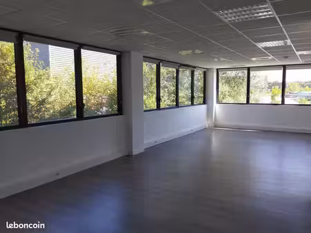 bureau 55 m en bail précaire 1 an renouvelable