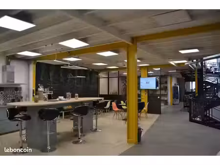 bureau sport dans espace de service