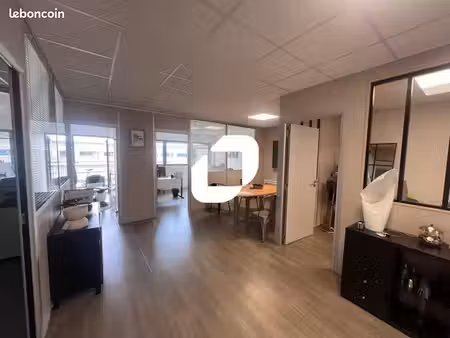 bureau 80 m²