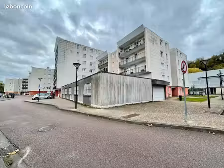 local d'activité 724 m²