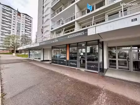 local commercial 102 m²