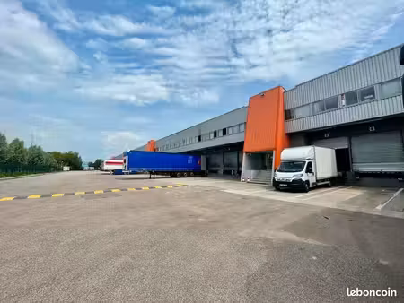 local logistique 4 334 m²