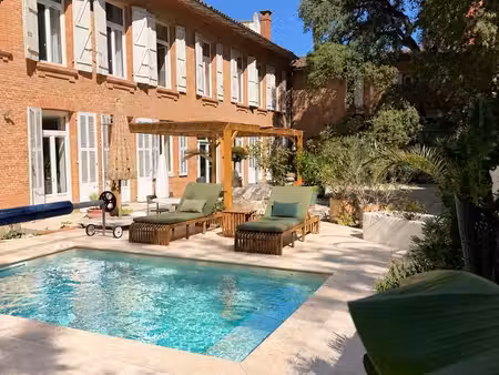 demeure historique d’exception de 410 m² avec piscine  aux portes de toulouse