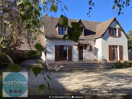 une maison familiale aux beaux volumes  avec jardin  garage et sous-sol total à olivet