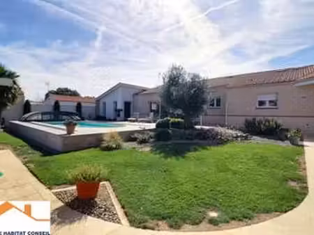 vente maison piscine à saint-denis-la-chevasse (85170) : à vendre piscine / 160m² saint-de