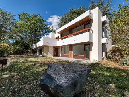 la maison d'architecte et sa vue imprenable
