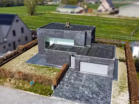 verzorgde villa met 3 slaapkamers - 2 terrassen - dubbele