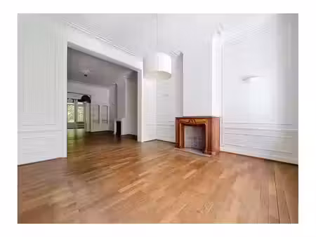 appartement à louer avec garage et terrasse   forest (vbe72026)