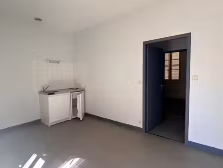 location appartement 2 pièces 31 m² à saint-gaultier (36800)