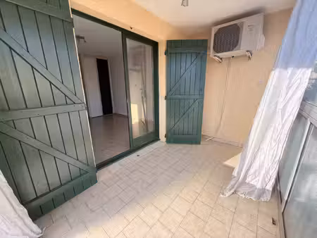 studio avec parking dans une résidence avec piscine