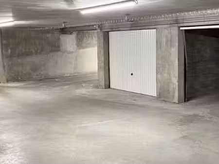 vente garage et parking à nantes pont du cens - petit port (44000) : à vendre / 17m² nante