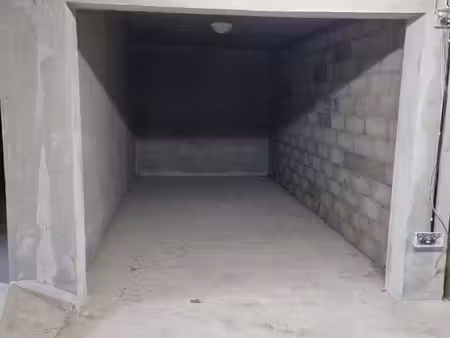 2 garages à louer