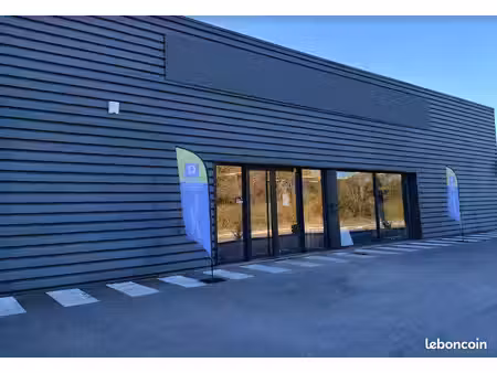 local commercial 370 m² arbent