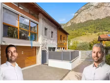maison 5pièce(s) 3chambre(s) 151 m² crolles (38920)