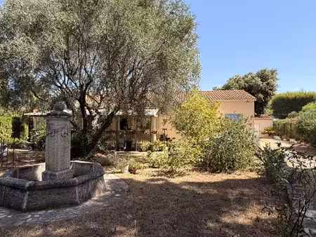 exclusivité villa t5 de plain pieds  proche brusc