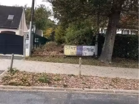 loue terrain 300 m2 en zone ue viabilisé