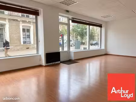 local commercial 47 m² poitiers