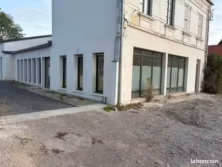 local commercial centre ville