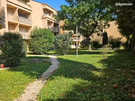 studio 1 pièce 30 m²