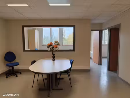 bureaux - grand parking - faibles charges