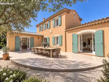 propriété 5 pièces 169 m²