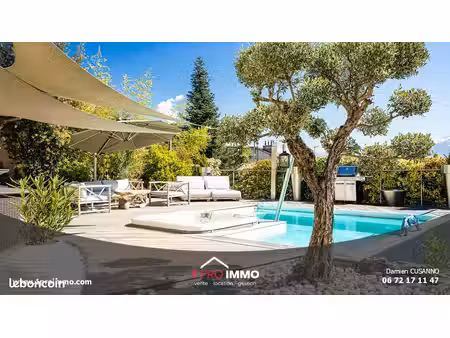 maison 6 pièces 194 m²