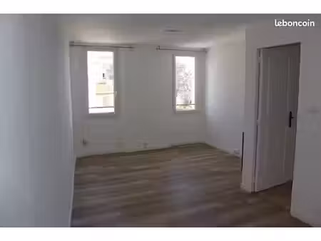 t1 de 33 m² refait à neuf – la seyne-sur-mer